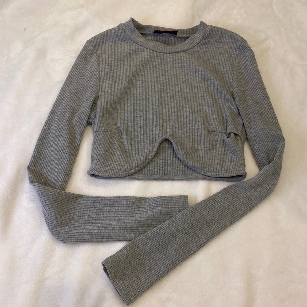 Gray long Sleeve crop top